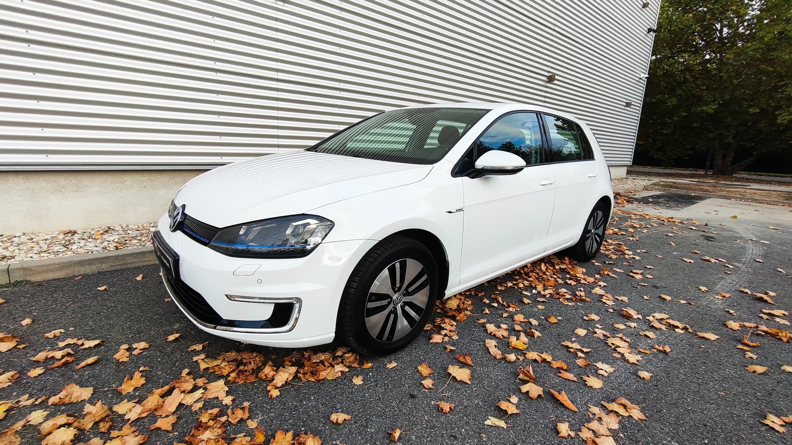 Volkswagen e-Golf 24,2kWh 85 KW  28.000km!!!